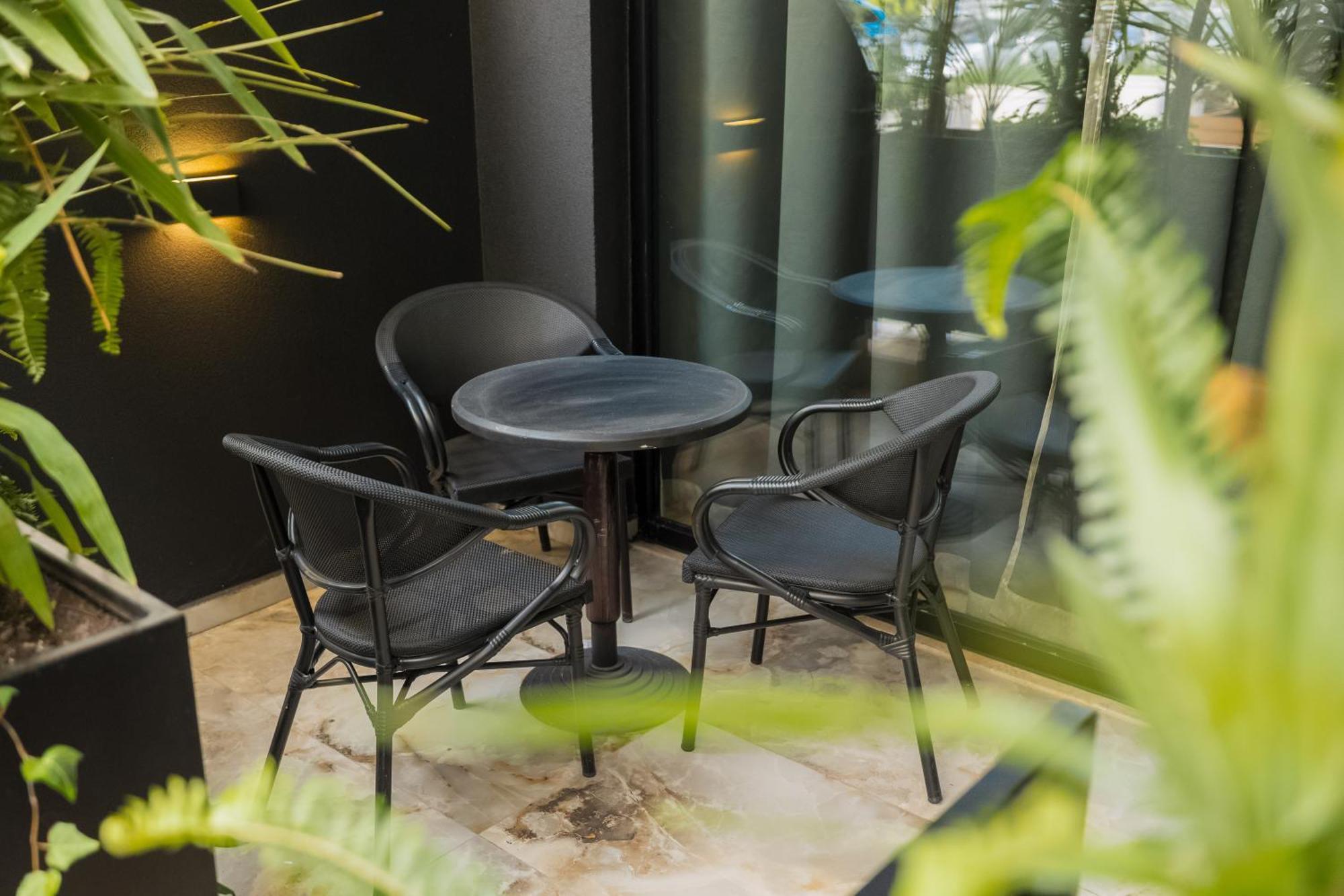 Mustafa Suites Vlorë Buitenkant foto